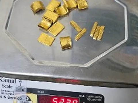 Phát hiện nửa kg vàng trị giá gần 2 tỷ đồng và hơn 400 triệu tiền mặt tại cùng 1 sân bay