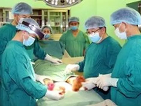 Công nhân gần đứt lìa hai chân do tai nạn lao động