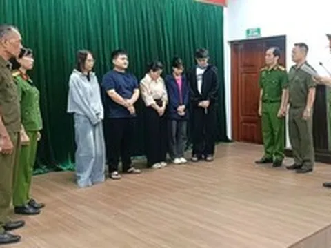 Mở spa, cho người đóng giả bác sĩ, chuyên gia để “vẽ bệnh”, lừa dối khách hàng