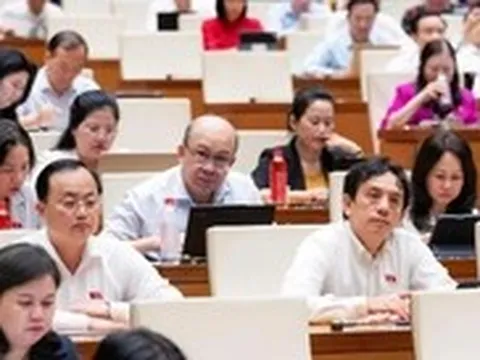 Tin tức sáng 21-8: Quốc hội bàn định hướng sửa Luật Đất đai; Nguy cơ quá tải do bệnh sốt xuất huyết