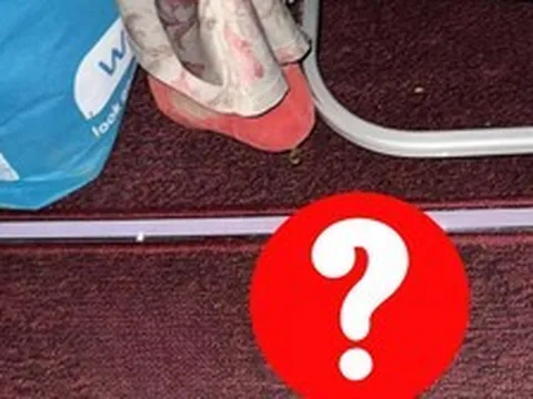 Đang viral vụ người phụ nữ đi vệ sinh trên máy bay, khách hàng kể 40 phút “kinh hoàng” sau đó
