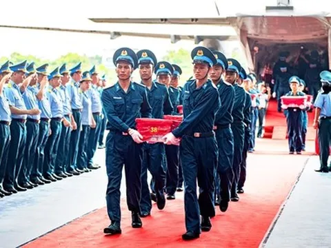 Phi công máy bay quân sự chở 7.104 mẫu sinh phẩm hài cốt liệt sĩ: Chuyến bay đặc biệt, nhiệm vụ lịch sử