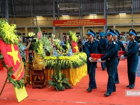 Chuyến bay đặc biệt đến Hà Nội mang theo hàng nghìn hy vọng xác nhận danh tính liệt sĩ