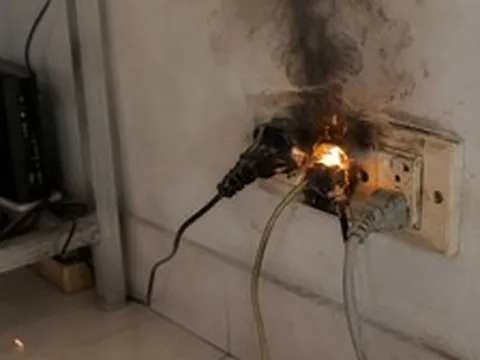 Điện trong nhà bị chập nên làm gì đầu tiên?