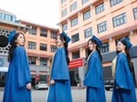 Từ đầu tàu đến đại học tinh hoa
