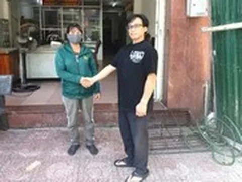 Vụ người phụ nữ quỳ giữa đường van xin sau va chạm giao thông: Hai bên thương lượng, hòa giải
