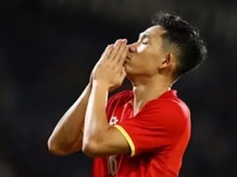 Hai Long tặng bàn thắng cho cố HLV Phan Thanh Hùng