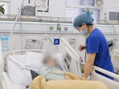 Người cao tuổi có bệnh mạn tính: Đừng xem nhẹ những cơn chóng mặt, yếu tay chân