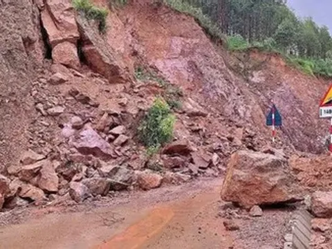 Bắc Ninh phát báo động II trên sông Lục Nam, nhiều nơi ngập sâu, sạt lở