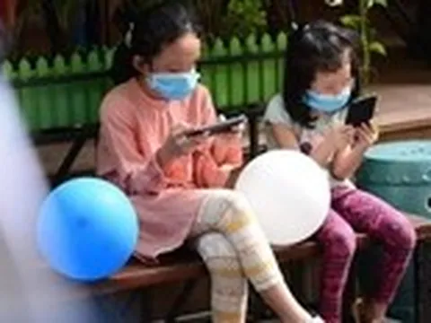 Đừng chỉ hỏi con đã lướt mạng bao lâu?