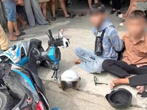 CSGT chặn bắt 2 nghi phạm liên quan nhiều vụ cướp giật chạy trốn trên quốc lộ 1