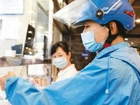 Khóa toàn bộ tài khoản ngân hàng của 1 shipper sau giao dịch 388 nghìn đồng