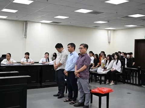 Cựu Hiệu trưởng "ăn bớt" tiền hỗ trợ A80 của sinh viên lĩnh án 3 năm tù