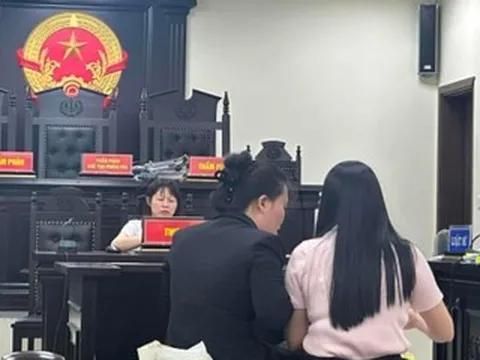 Nữ cựu cán bộ ở Hà Nội bị cáo buộc tham ô 4 triệu đồng, tòa hủy án để điều tra lại