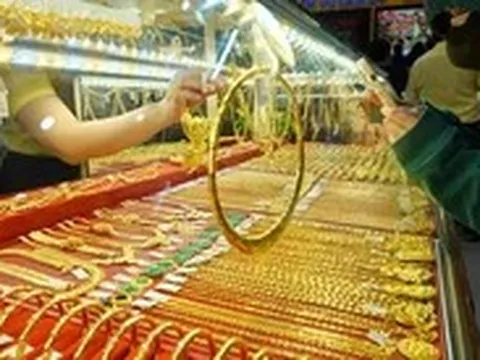 Đọc nhanh 24-8: Đồng USD tăng trở lại, giá vàng giảm nhẹ