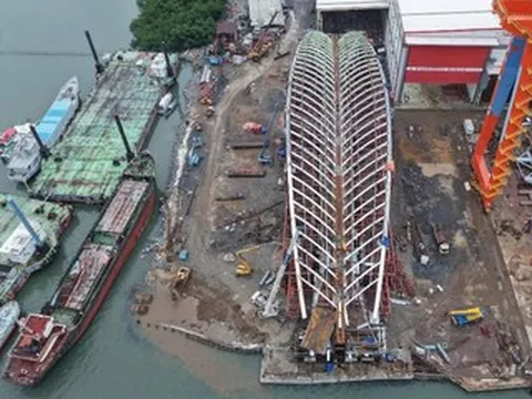Lý do hy hữu khiến cầu đi bộ nghìn tỷ qua sông Sài Gòn khó về đích dịp 2/9