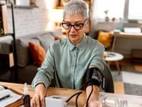 Vì sao huyết áp thường cao hơn vào buổi sáng?