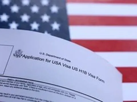 Lý do ông Trump tăng phí visa H-1B từ 100.000 USD lên 103.265 USD