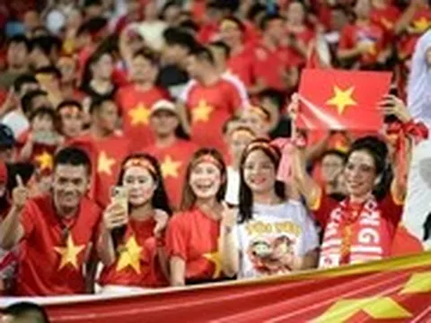 Sân Mỹ Đình kín khán giả, chờ tuyển Việt Nam đánh bại Thái Lan
