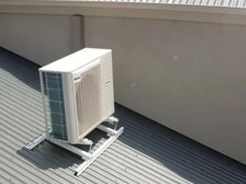 Lời khuyên cho những gia đình đang đặt cục nóng điều hòa trên mái tôn