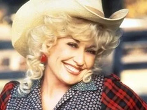 Tưởng nhớ biểu tượng thời trang Dolly Parton