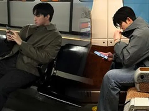 Nhân viên văn phòng đi lại 6 tiếng/ngày để giữ công việc lương 10 triệu/tháng