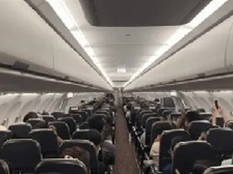 Cảnh tượng khó tin trên chuyến bay của Sun PhuQuoc Airways ở độ cao 35.000 ft
