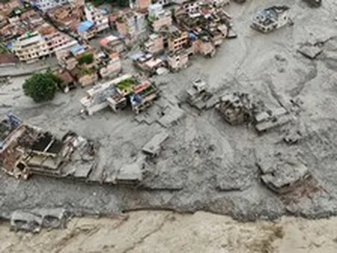 Gần 1.500 người mất tích sau lũ quét tại Nepal, ít nhất 165 người thiệt mạng