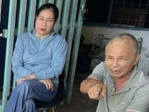Thấy đoàn kiểm tra tới, 'thần y' thách bác sĩ: 'Ông nằm lên đây tôi chữa, biết bệnh gì luôn'