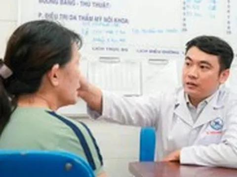 Hai mi dưới bị lật ra ngoài sau thẩm mỹ, quay lại thì cơ sở làm đẹp đã đóng cửa