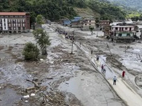 Thảm họa lũ quét Nepal - Tây Tạng: Thi thể được tìm thấy dọc các bờ sông, ít nhất 392 người chết và 93.000 người bị ảnh hưởng