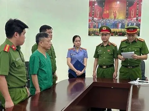 Một giám đốc bệnh viện ở Ninh Bình bị khởi tố