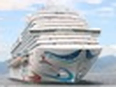 Phát hiện siêu tàu dài hơn 3 sân bóng ở vùng biển Việt Nam: 4.000 du khách cập bến, đi đâu trong 28 giờ?