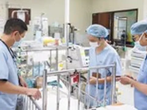 Bé 21 tháng tuổi tử vong sau một cú vặn tay ga xe máy điện