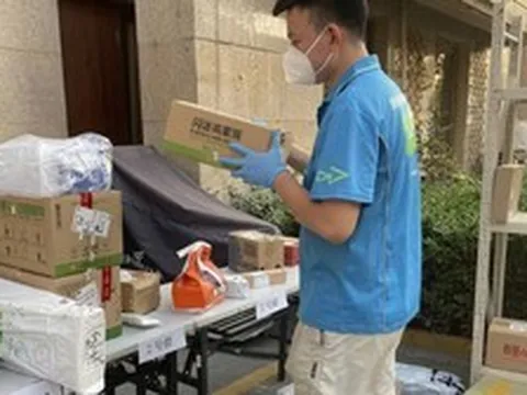 Được tip 136 nghìn đồng, shipper bật khóc: "Tôi vốn chỉ kiếm được 4.100 đồng cho mỗi đơn hàng giao thành công"