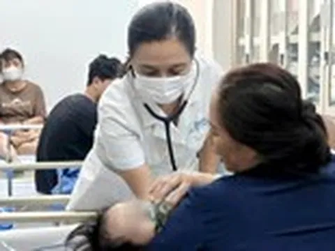 RSV ở trẻ sơ sinh: Tối bình thường, sáng đã có thể suy hô hấp