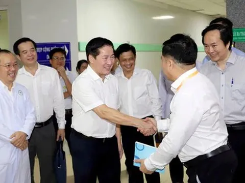Bệnh viện Bình Dân đưa bác sĩ, máy móc về Bà Rịa, giúp người dân bớt đi xa chữa bệnh