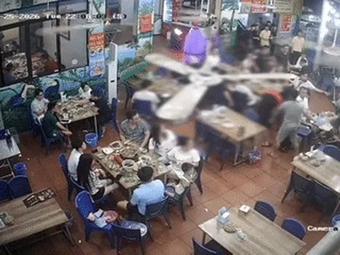 Lời khai của 2 thanh niên trêu ghẹo cô gái, đánh bạn trai trong quán ăn