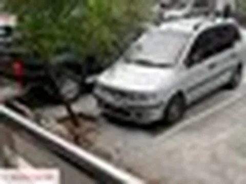 Phát hiện 1 người đàn ông và 1 người phụ nữ tử vong trong chiếc ô tô đóng kín tại một bãi đậu xe