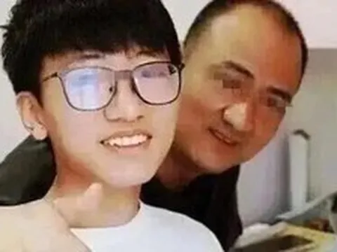 Cả nhà mừng rỡ mở tiệc ăn mừng con đỗ đại học, sự cố sau đó khiến gia đình “muối mặt”