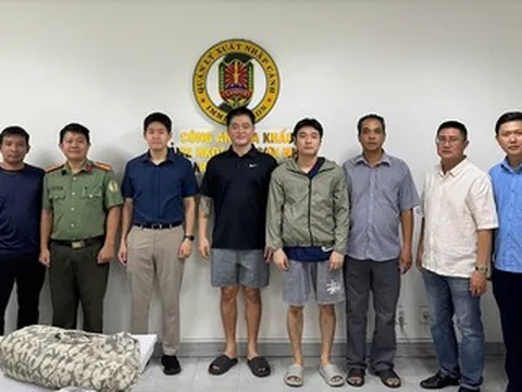 Công an TPHCM bắt, bàn giao 3 đối tượng bị Interpol truy nã đỏ