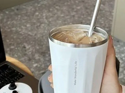 Lời khuyên cho những người thường xuyên đựng trà, cà phê trong bình giữ nhiệt