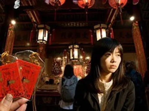 Ngôi miếu 180 tuổi ở Hong Kong (Trung Quốc) bỗng thành "sở lao động cõi trên": Khi tấm thẻ cầu việc giá 18 đô khó săn như mua vé concert