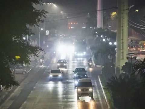 Cục CSGT lý giải việc xe nháy đèn, xin vượt nhưng tài xế khác 'làm ngơ'