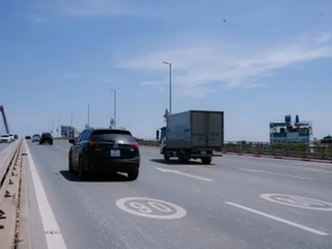 Sẽ phạt nguội xe vi phạm khoảng cách an toàn, chạy quá tốc độ trên cầu Nhật Tân