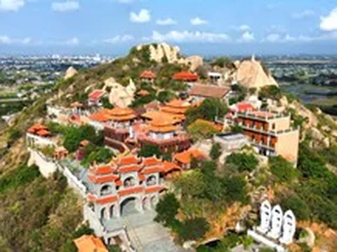 Nghỉ lễ 2-9: Rời xa phố thị, tìm về bình yên, thanh tịnh ở núi Đá Chồng