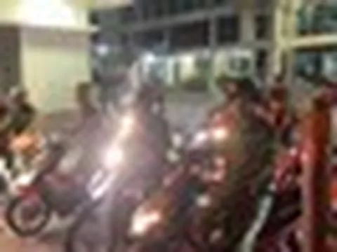 Hơn 300 công an đồng loạt kiểm tra tại các khu dân cư lúc sáng sớm