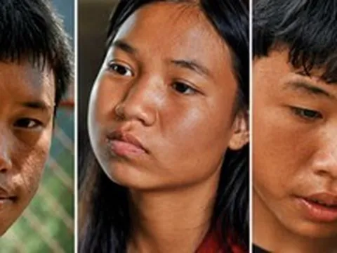 Bé gái 12 tuổi mất 6 người thân trong trận lũ ở Nepal: Hàng nghìn trẻ em bỗng rơi vào cảnh không nhà, lẻ loi