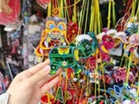Lễ 2-9, làng đèn lồng truyền thống tại TP.HCM vẫn miệt mài