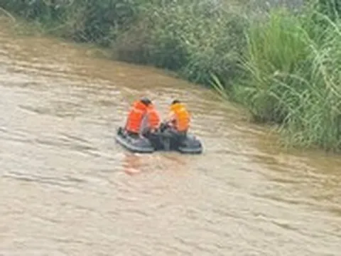 Tìm kiếm nữ sinh rơi xuống sông Đạ Dâng ở Lâm Đồng